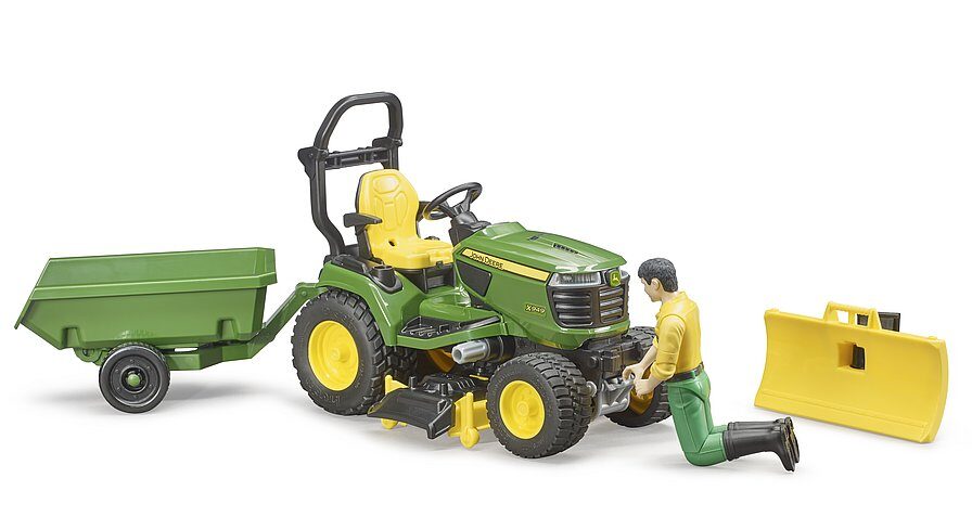 John Deere zāles traktors ar piekabi BRUDER (62104)