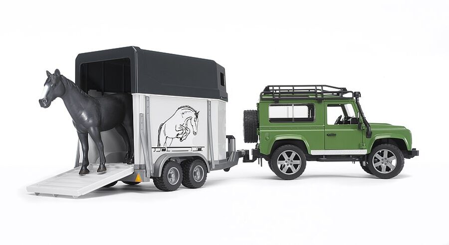 Land Rover Defender koos hobuhaagisega