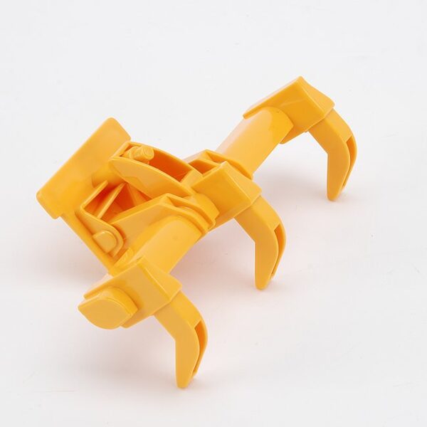 Aizmugurējais arkls Cat® kāpurķēžu traktoram BRUDER (42465)